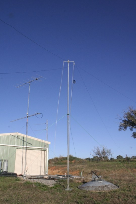 Mast and 80/40m dipoles